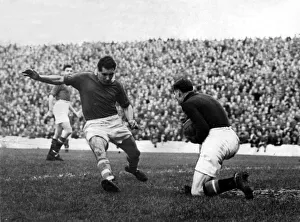 Sport - Football - Cardiff City - City forward Ken Chisholm dashes in as Manchester Sport - Football - Cardiff City - City forward Ken Chisholm dashes in as Manchester