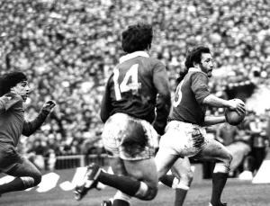Sport - Rugby - Wales v France - 1982 - Ray Gravell make a break for Wales with Robert Sport - Rugby - Wales v France - 1982 - Ray Gravell make a break for Wales with Robert