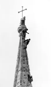 Steeplejacks repairing the spire on Salisbury Cathedral. April 1985 P005207 Steeplejacks repairing the spire on Salisbury Cathedral. April 1985 P005207