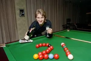 Stephen Hendry celebrating his 21st birthday. 13th January 1990 Stephen Hendry celebrating his 21st birthday. 13th January 1990