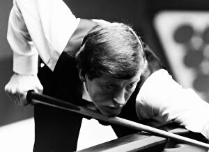 Images Dated 22nd April 1985: Steve Davis playing in the 1985 World Snooker Championship, 22nd April 1985