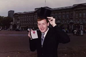 Images Dated 26th October 1988: Steve Davis Snooker outside Buckingham Palace holding an award