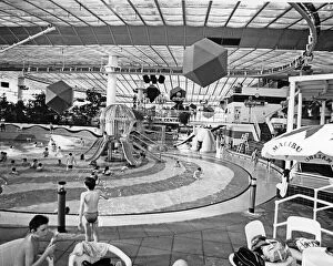 Images Dated 31st March 1994: The Suncentre, Rhyl, Europes first indoor surfing pool, attracting thousands of families