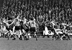 Images Dated 14th May 1977: Sunderland Associated Football Club - Action from Sunderland v Norwich City at Carrow