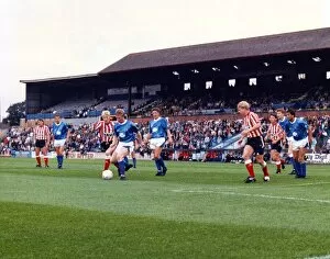 Images Dated 1st August 1990: Sunderland Associated Football Club - Action from Sunderland v Carlisle ahead of
