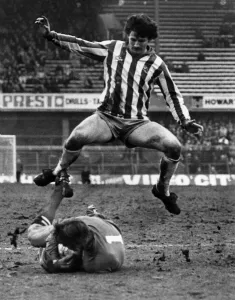 Super save-from Leicester keeper Nicky Walker as he foils Sheffield Wednesdays Super save-from Leicester keeper Nicky Walker as he foils Sheffield Wednesdays