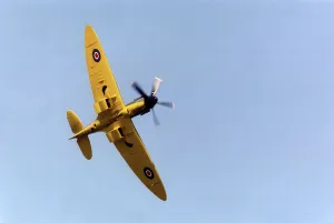 A Supermarine Spitfire at the Sunderland International Airshow. 06/08/1995 A Supermarine Spitfire at the Sunderland International Airshow. 06/08/1995