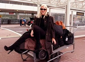 Images Dated 2nd June 1998: Supermodel Caprice June 1998 arriving at Glasgow Airport