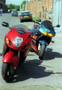 Suzuki Hayabasa motorbike May 1999 With Honda RR Suzuki Hayabasa motorbike May 1999 With Honda RR