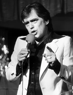Bill Tarmey Coronation St Actor March 1983 performing at Bunney's fun pub in Leeds Bill Tarmey Coronation St Actor March 1983 performing at Bunney's fun pub in Leeds