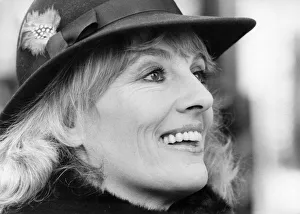 Television presenter Esther Rantzen smiling. Circa 1986 P005642 Television presenter Esther Rantzen smiling. Circa 1986 P005642