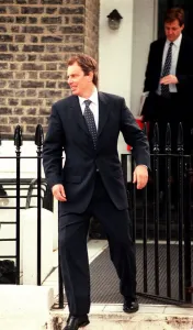 Mirror/0100to0199 00186/tony blair mp labour prime minister alastair Mirror/0100to0199 00186/tony blair mp labour prime minister alastair