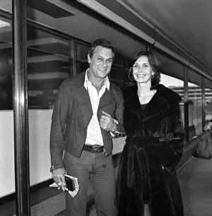 Tony Curtis and his wife Leslie. April 1975 75-1913 Tony Curtis and his wife Leslie. April 1975 75-1913