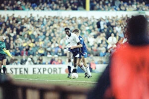 Images Dated 5th December 1992: Tottenham 1-2 Chelsea, Premier league match at White Hart Lane
