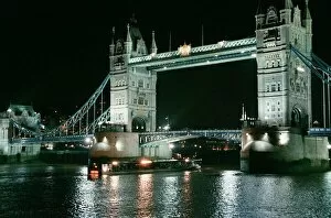 Images Dated 18th November 1997: Tower Bridge London at night