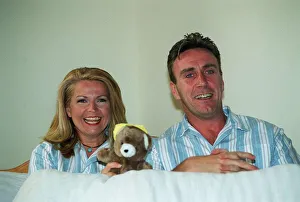 Toyah Willcox TV Presenter July 1998 With actor Joe McGann in the Live Bed Show Toyah Willcox TV Presenter July 1998 With actor Joe McGann in the Live Bed Show
