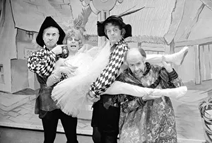 From the TV show It Aint ALF Ot Mum with Melvyn Hayes (Gloria From the TV show It Aint ALF Ot Mum with Melvyn Hayes (Gloria
