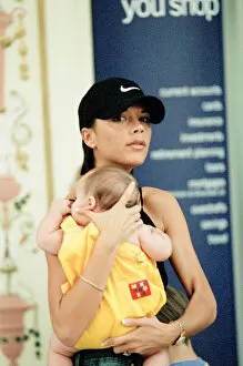 Images Dated 27th September 1999: Victoria Beckham and baby son, Brooklyn Beckham, pictured out during shopping trip