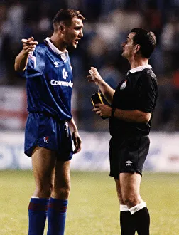 Vinnie Jones left of Chelsea FC complaining to referee Vinnie Jones left of Chelsea FC complaining to referee