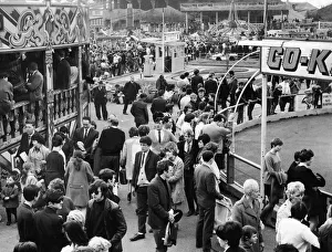 Visitors at the Belle Vue Fairground and Gardens Easter 1969 Visitors at the Belle Vue Fairground and Gardens Easter 1969