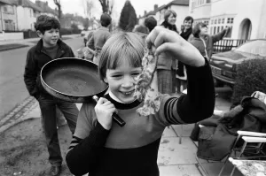 Wainbody Avenue pancake race. 23rd February 1982 Wainbody Avenue pancake race. 23rd February 1982