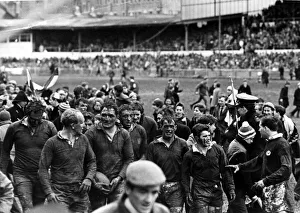 Wales v Scotland - February 1966 - Rugby - Welsh and Scottish players leave the Arms Park Wales v Scotland - February 1966 - Rugby - Welsh and Scottish players leave the Arms Park