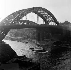 The Wearmouth bridge over the River Wear. Sunderland, Tyne and Wear. 28th April 1954 The Wearmouth bridge over the River Wear. Sunderland, Tyne and Wear. 28th April 1954