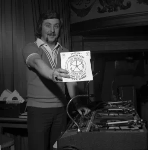Wigan Casino dancers 1975 Northern Soul DJ Russ Winstanley holds up a 45 single Wigan Casino dancers 1975 Northern Soul DJ Russ Winstanley holds up a 45 single