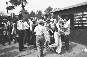 Wimbledon 1976. Fans queuing up outside. 1st July 1976 Wimbledon 1976. Fans queuing up outside. 1st July 1976