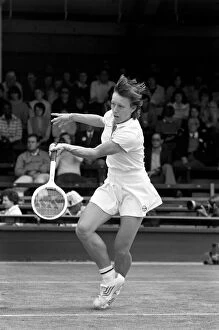 Images Dated 30th June 1980: Wimbledon 1980. 7th day. Navratilova (U. S. ) vs. K. Jordan (U. S. ) on court one today