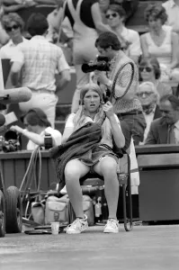 Wimbledon 1980. 7th day. Wade vs. Jaeger on the Centre court today. June 1980 80-3384-046 Wimbledon 1980. 7th day. Wade vs. Jaeger on the Centre court today. June 1980 80-3384-046