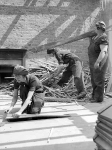 Women Builders during WW2 - June 1941 Women doing mens jobs during the war Women Builders during WW2 - June 1941 Women doing mens jobs during the war