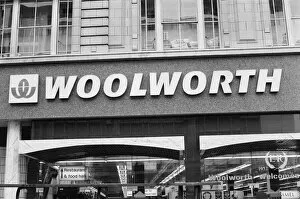 Images Dated 31st December 1977: Woolworth, Oxford Street, London, 31st December 1977