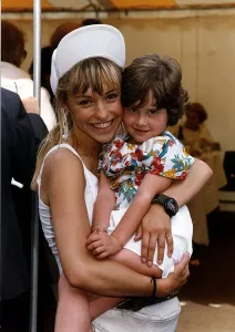 Five year old Kate Mills a Leukaemia sufferer with tv presenter Michaela Strachan Five year old Kate Mills a Leukaemia sufferer with tv presenter Michaela Strachan