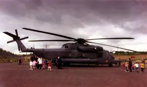 Mirror/0300to0399 00367/youngsters got rare chance finest helicopters Mirror/0300to0399 00367/youngsters got rare chance finest helicopters