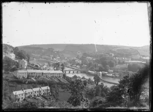 Cornwall Photography Prints: Looe, general view looking downstream