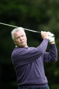 Golfers In Action Prints: Glenn Ralph