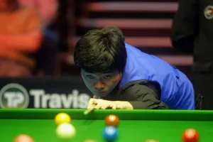Ding Junhui Print: China at 2005 UK Championships