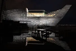 V&A Dundee at night Print