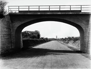 Construction of the highway of Montecatini, near Pistoia: a bridge over the highway