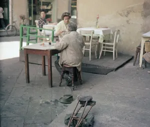Florence Street Scene Prints: Customers at a table, Florence