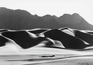 Related Images Collection: Dune in the Tener desert, in Niger, Africa