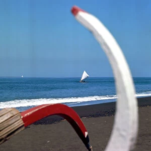 Images Dated 18th April 2008: The prow of one of the last sailing pirogues in Bali. Indonesia