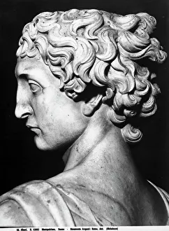 Statue representing Science, detail of the head. Scupltural work by Michelozzo and positioned in Montepulciano Cathedral