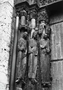 Statues on the faade of the Chartres Cathedral