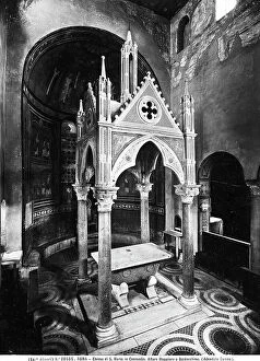 Images Dated 20th December 2006: View of the Church of Santa Maria in Cosmedin in Rome with the altar and the ciborium