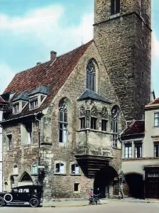 Thuringen Thüringen Print: A Car in Front of the Aegidienkirche