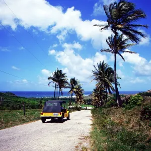 Barbados Touristen mit dem Mini Moke Print, 1985