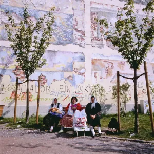 Berlin 1990 Frauen im Park Print