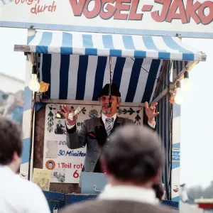 München Vogeljakob Print, a photograph of Oktoberfest scene